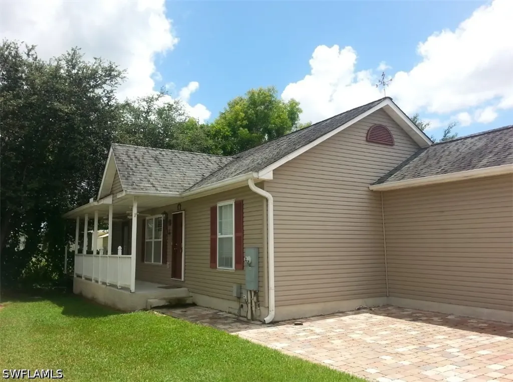 437 Leawood Circle Naples FL 34104