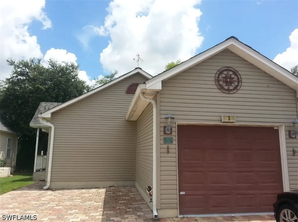437 Leawood Circle Naples FL 34104