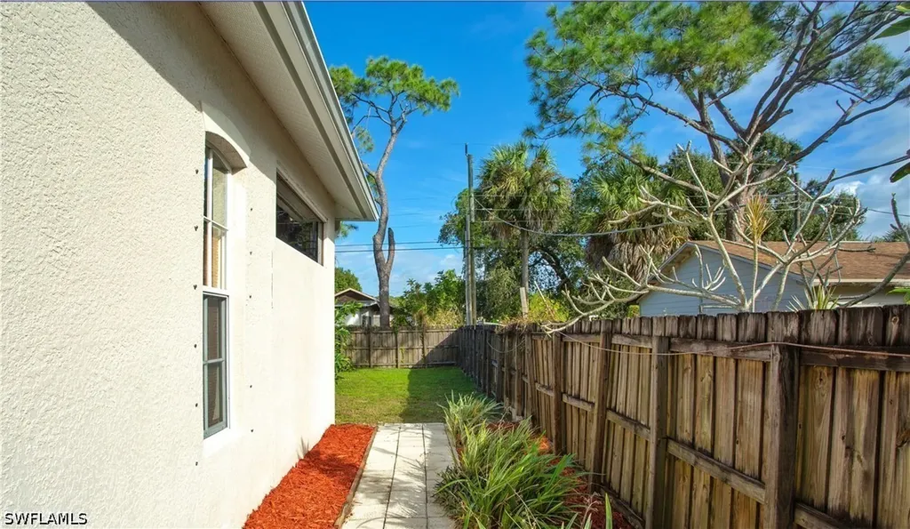 3555 Poinsettia Avenue Naples FL 34104