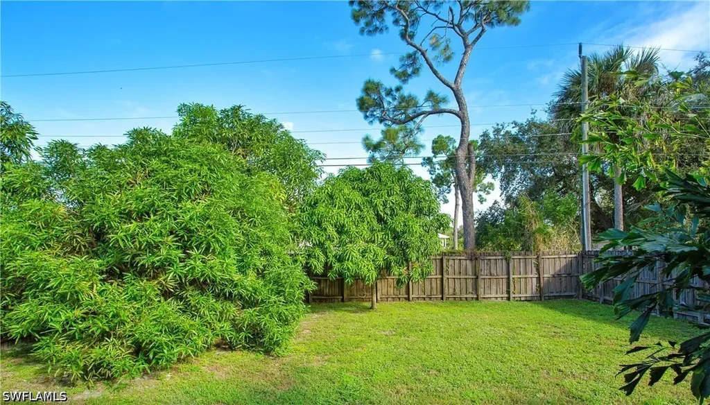 3555 Poinsettia Avenue Naples FL 34104