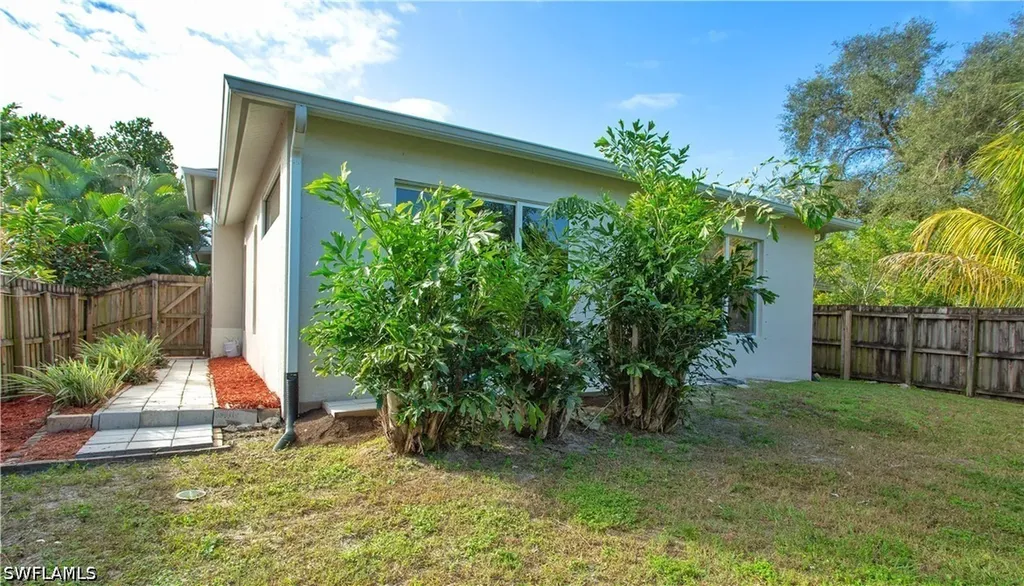 3555 Poinsettia Avenue Naples FL 34104