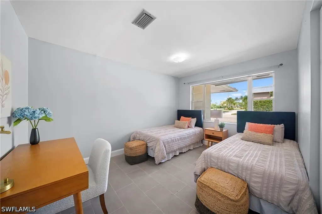 4688 Pembrooke Lane Bonita Springs FL 34134