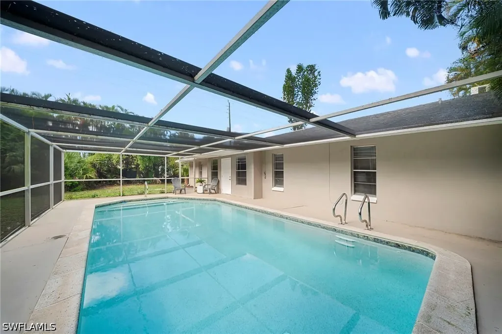 4688 Pembrooke Lane Bonita Springs FL 34134