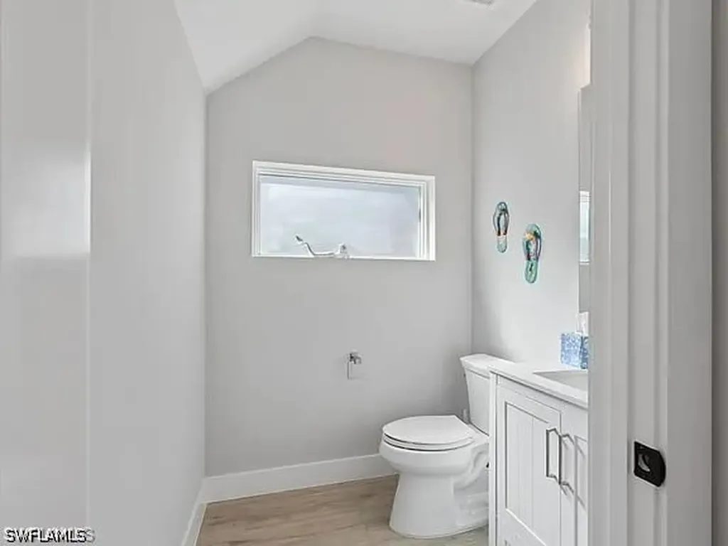 515 91st Avenue N Naples FL 34108