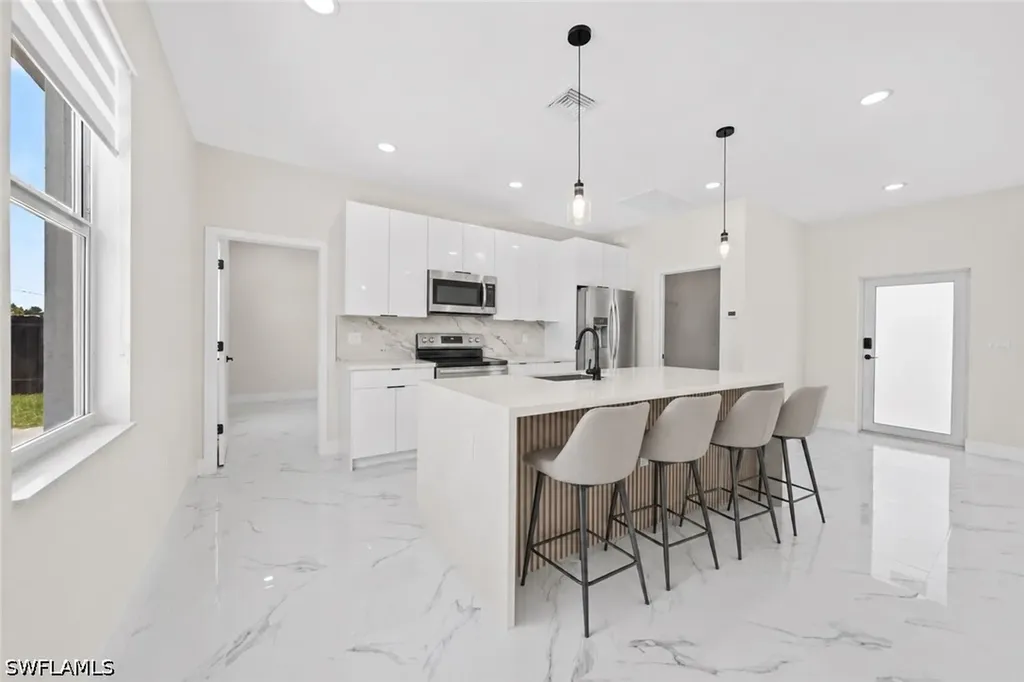 29 Diplomat Parkway E Cape Coral FL 33909