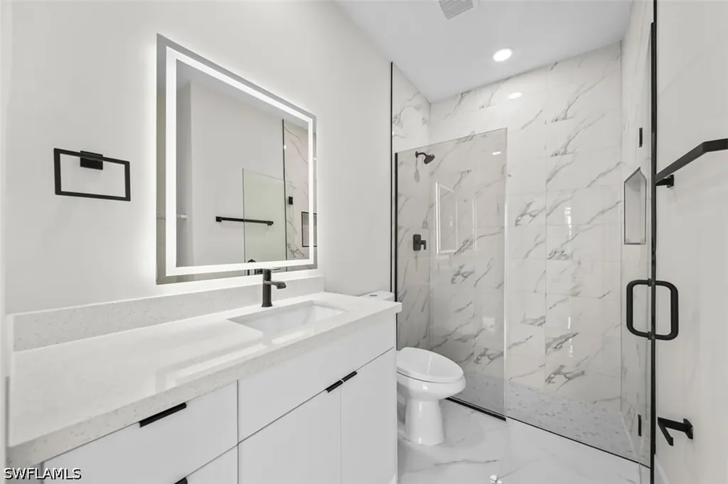 29 Diplomat Parkway E Cape Coral FL 33909