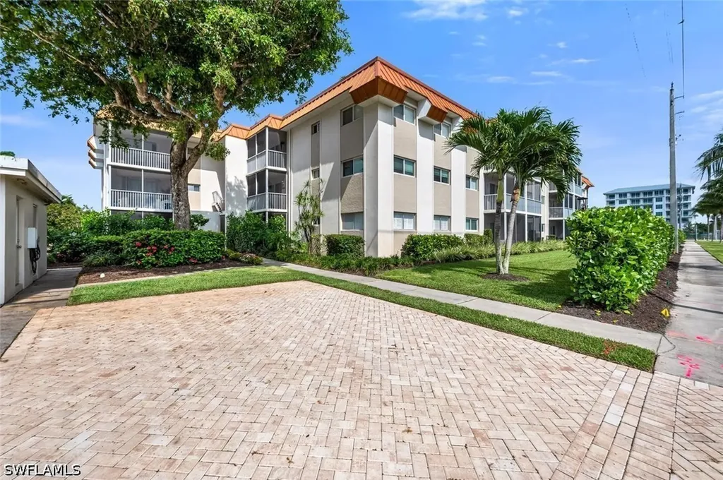 1100 Gulf Shore Boulevard N Naples FL 34102