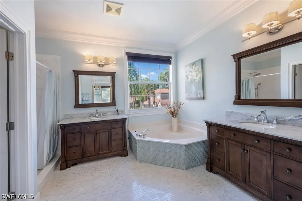 1262 Barrigona Court Naples FL 34119