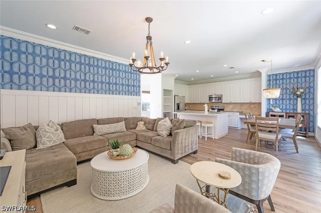 1262 Barrigona Court Naples FL 34119