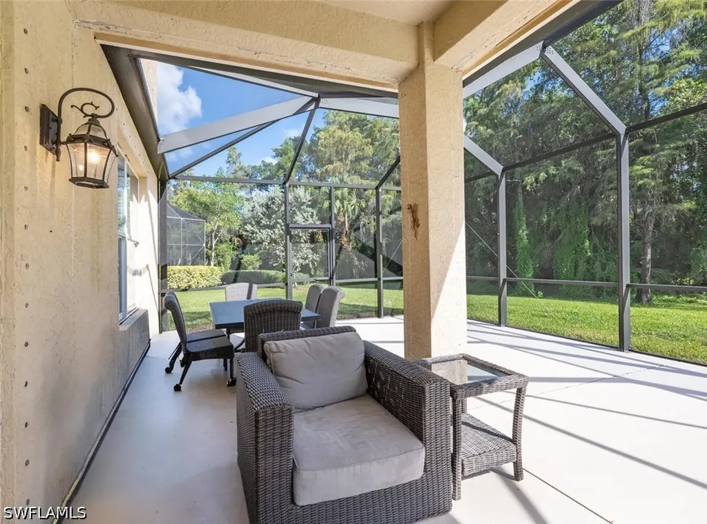 1262 Barrigona Court Naples FL 34119