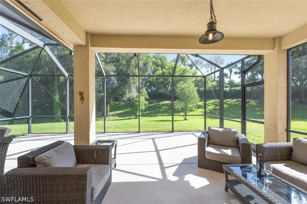 1262 Barrigona Court Naples FL 34119