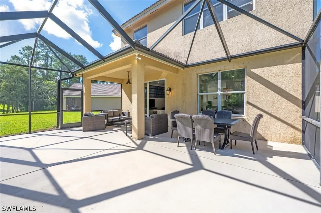 1262 Barrigona Court Naples FL 34119
