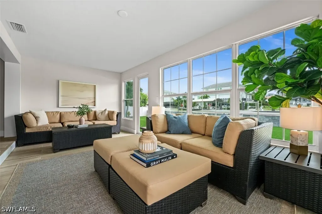 373 Egret Avenue Naples FL 34108