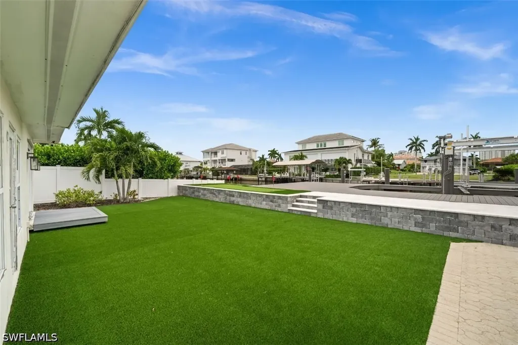 373 Egret Avenue Naples FL 34108
