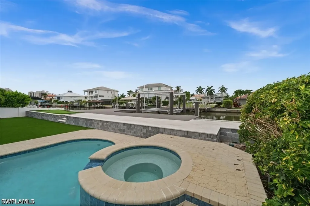 373 Egret Avenue Naples FL 34108