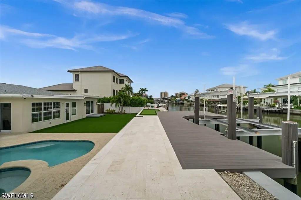 373 Egret Avenue Naples FL 34108