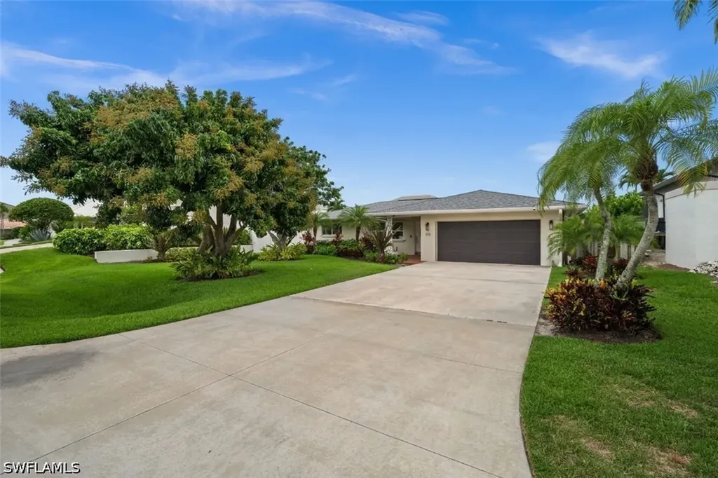 373 Egret Avenue Naples FL 34108