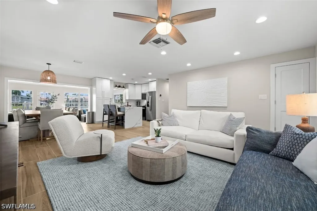 373 Egret Avenue Naples FL 34108