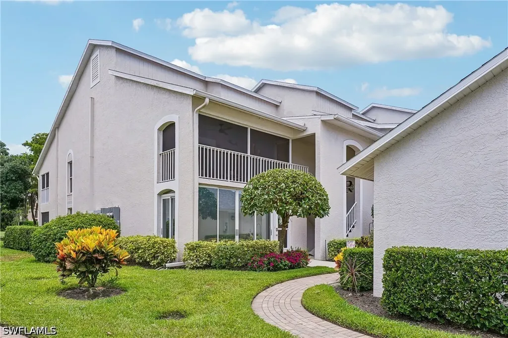 Naples FL, 470 Country Hollow Court, Unit I201