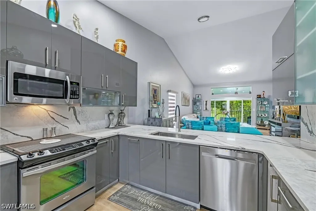 470 Country Hollow Court Naples FL 34104