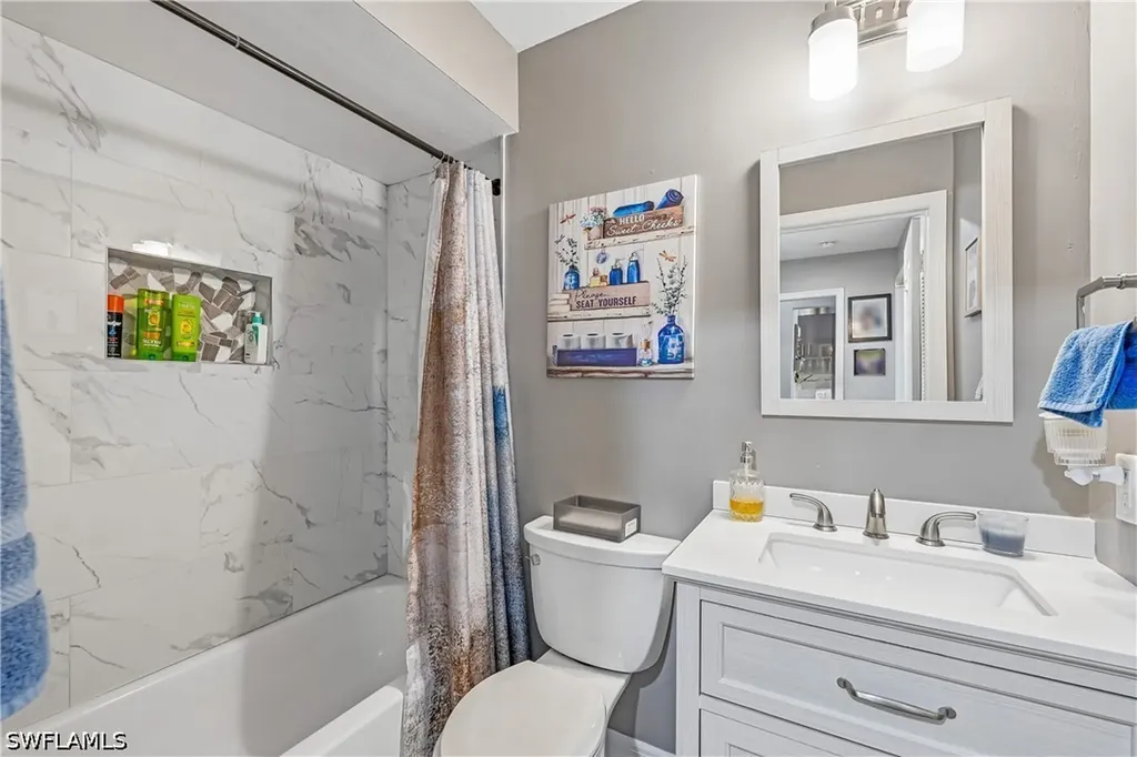 470 Country Hollow Court Naples FL 34104