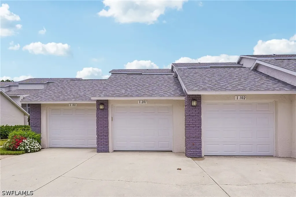 470 Country Hollow Court Naples FL 34104