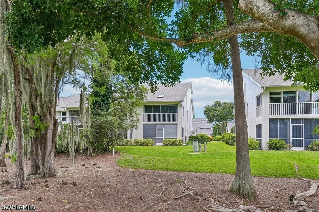 470 Country Hollow Court Naples FL 34104