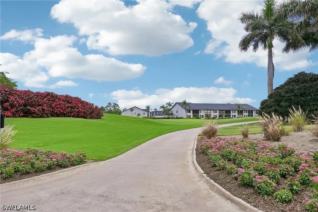 470 Country Hollow Court Naples FL 34104