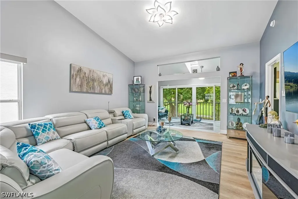 470 Country Hollow Court Naples FL 34104