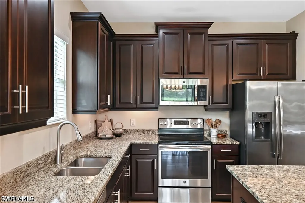 3571 Canopy Circle Naples FL 34120