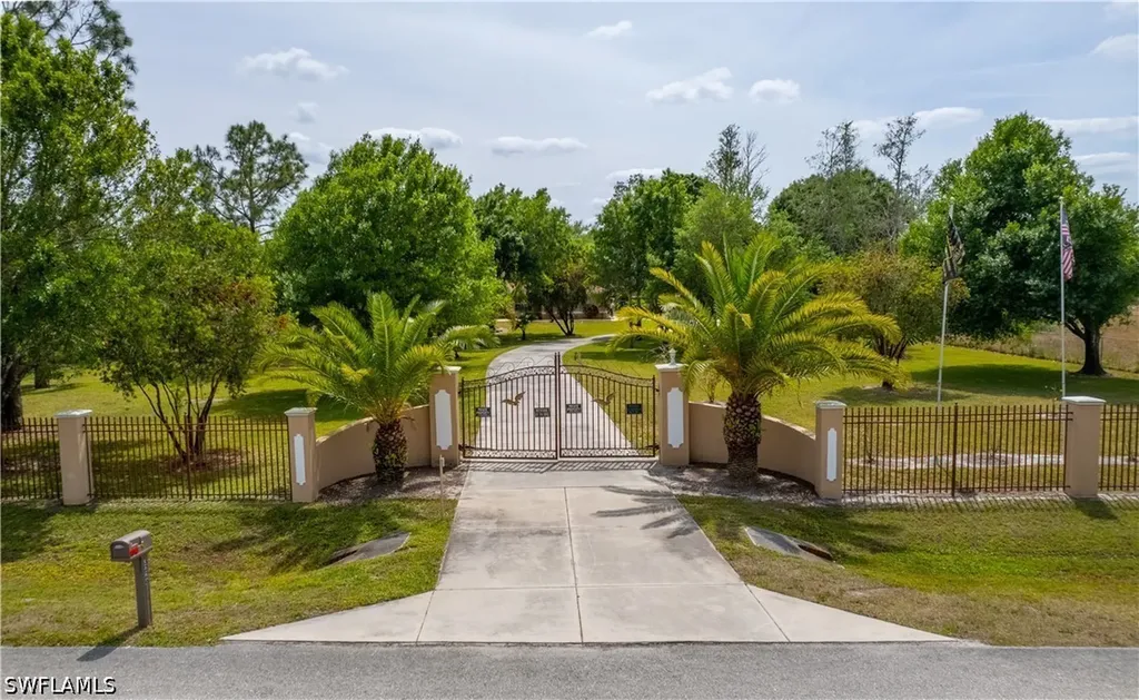 3226 52nd Avenue NE Naples FL 34120