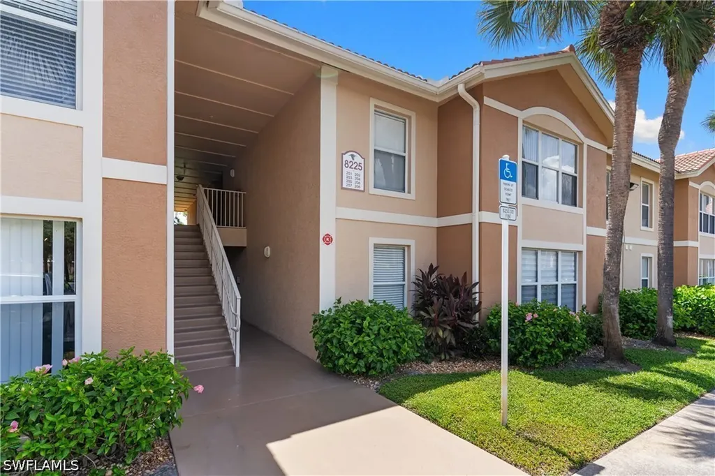 8225 Ibis Club Drive Naples FL 34104