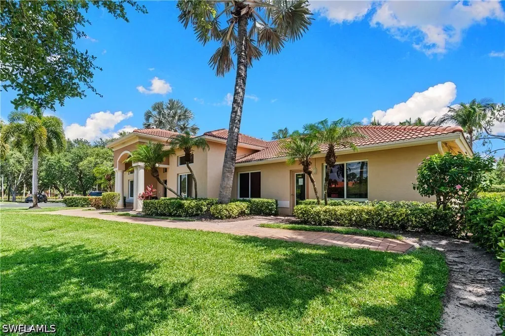 8225 Ibis Club Drive Naples FL 34104
