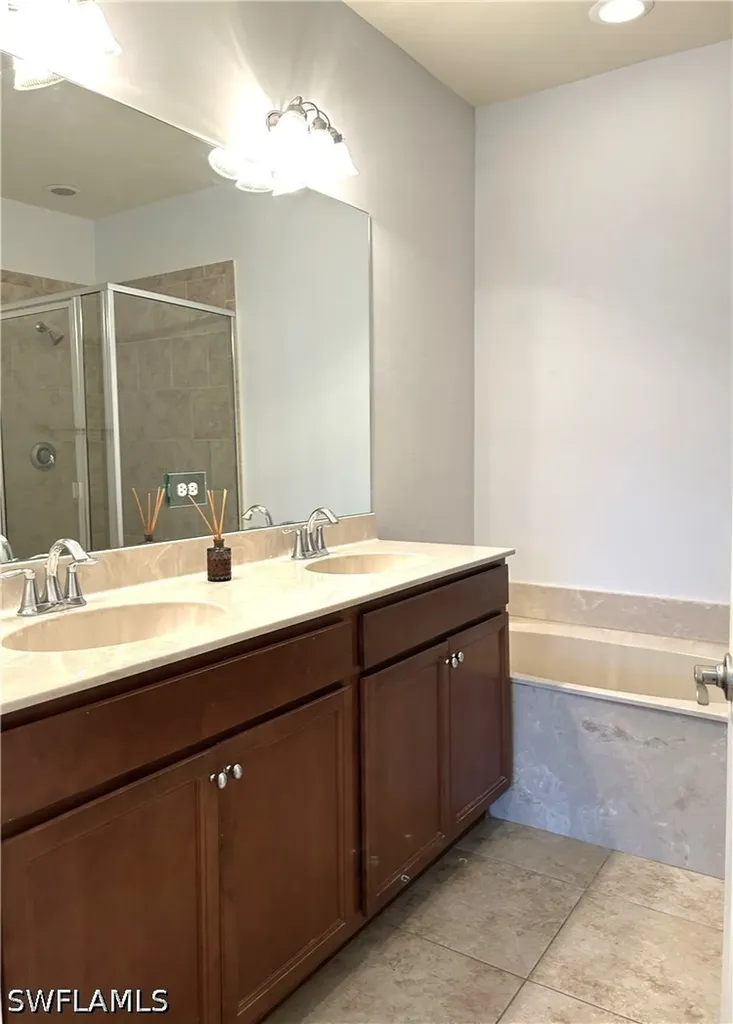 7784 Bristol Circle Naples FL 34120