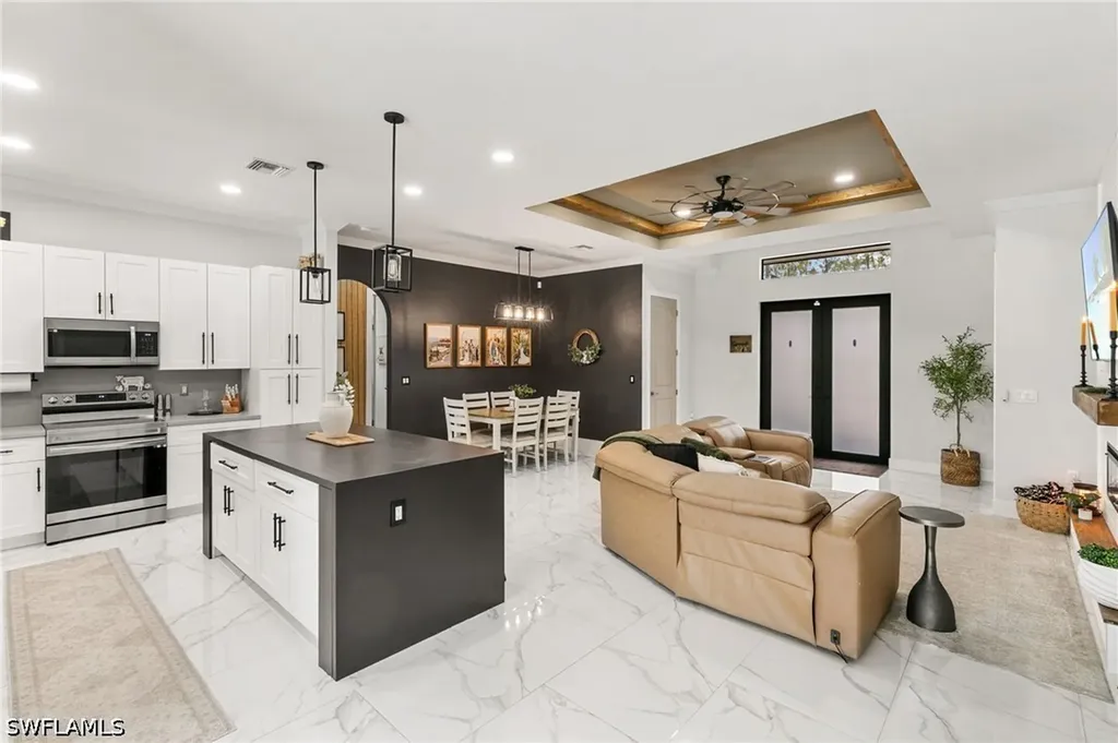4473 Golden Gate Boulevard E Naples FL 34120