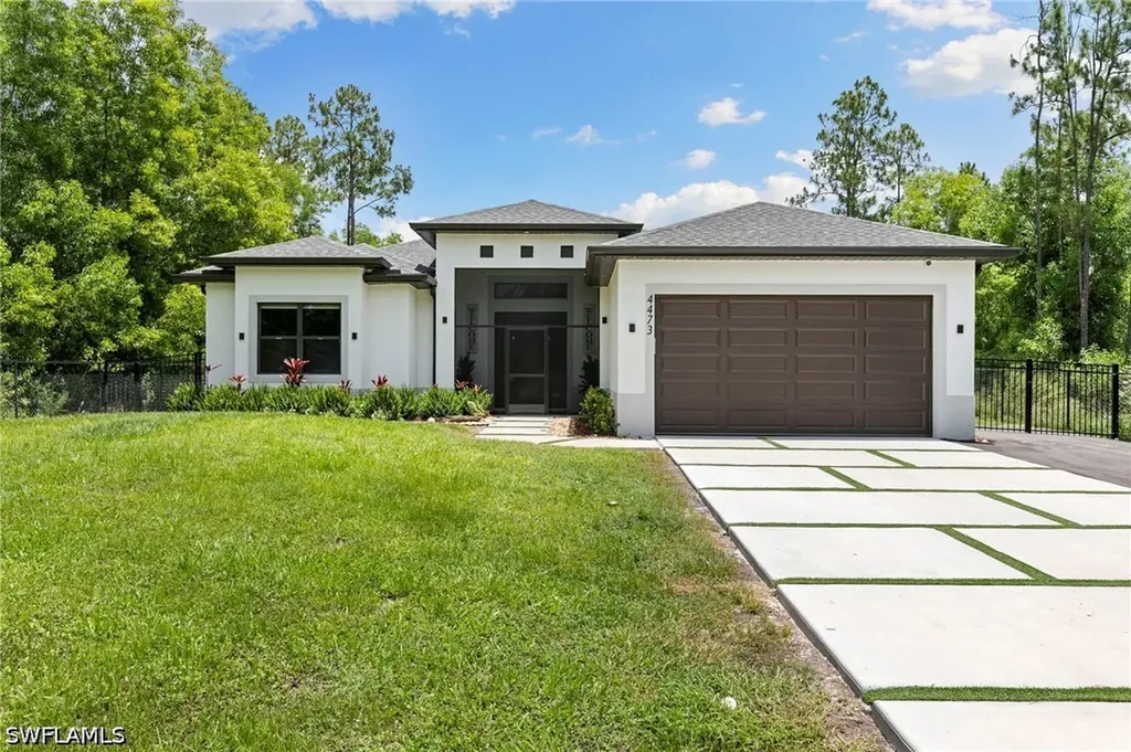 4473 Golden Gate Boulevard E Naples FL 34120