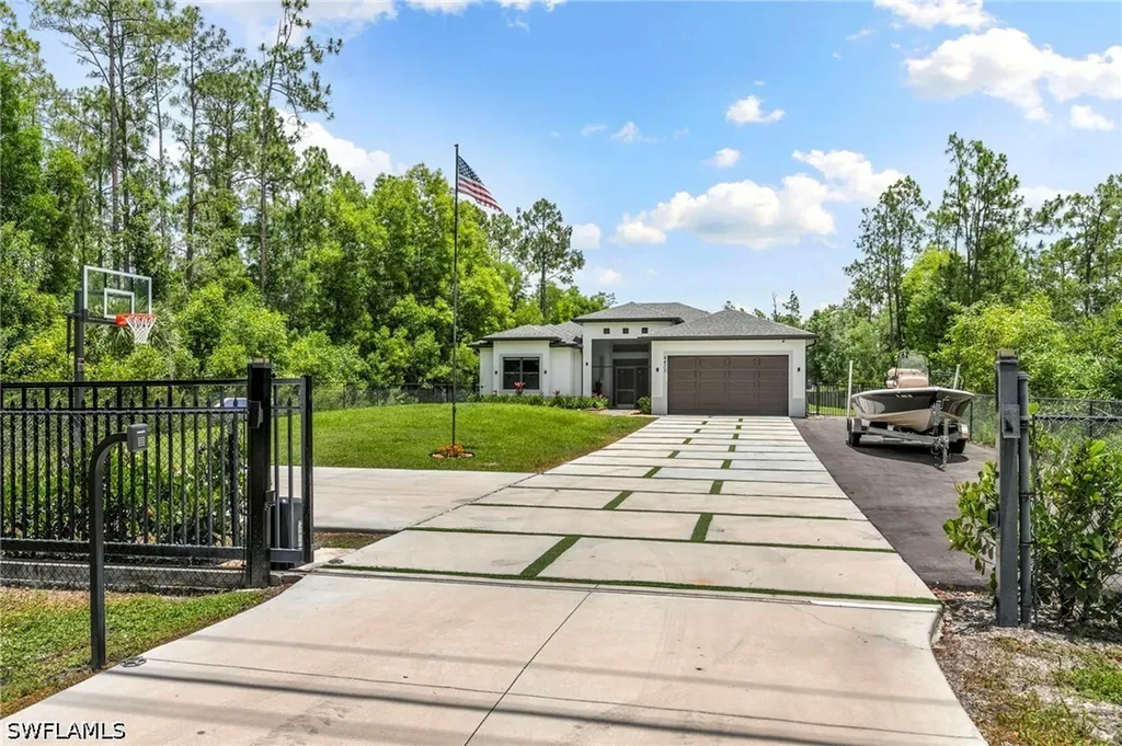 4473 Golden Gate Boulevard E Naples FL 34120