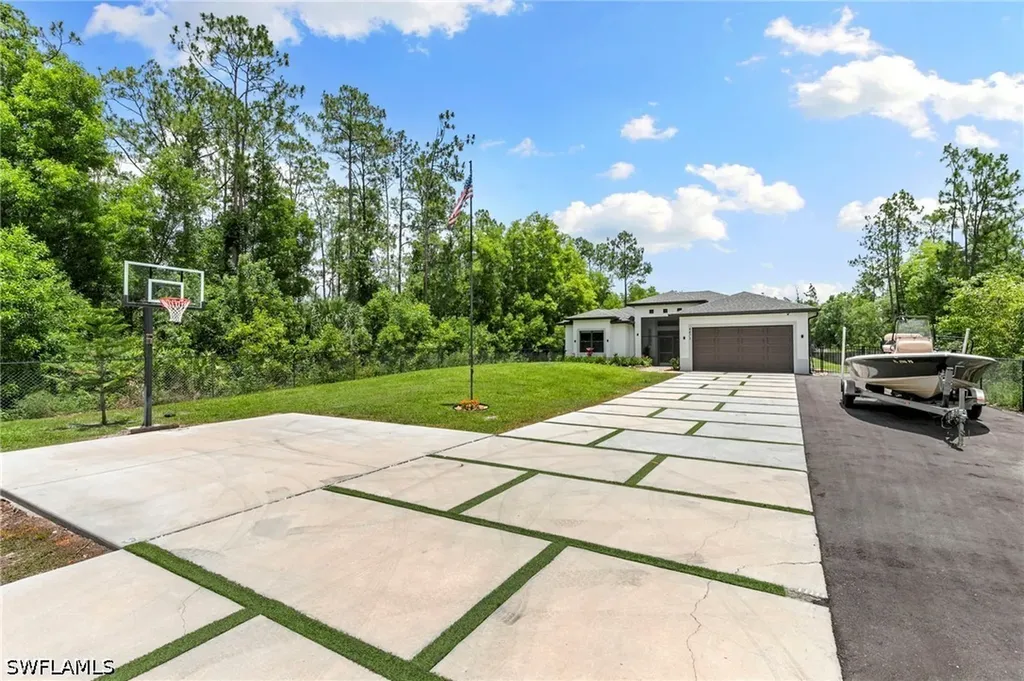 4473 Golden Gate Boulevard E Naples FL 34120
