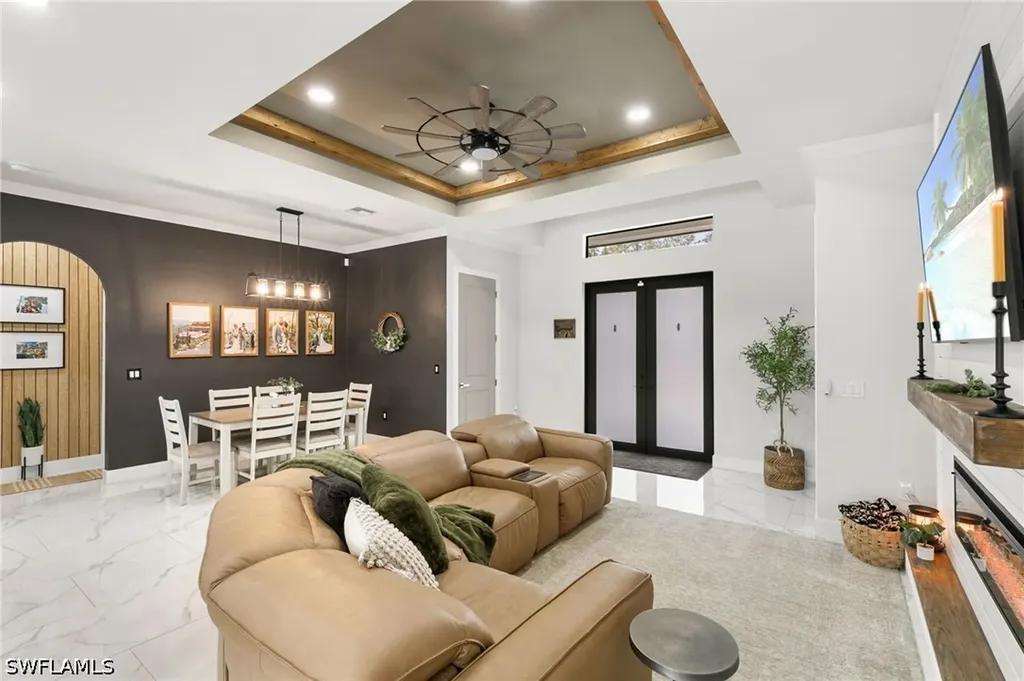 4473 Golden Gate Boulevard E Naples FL 34120