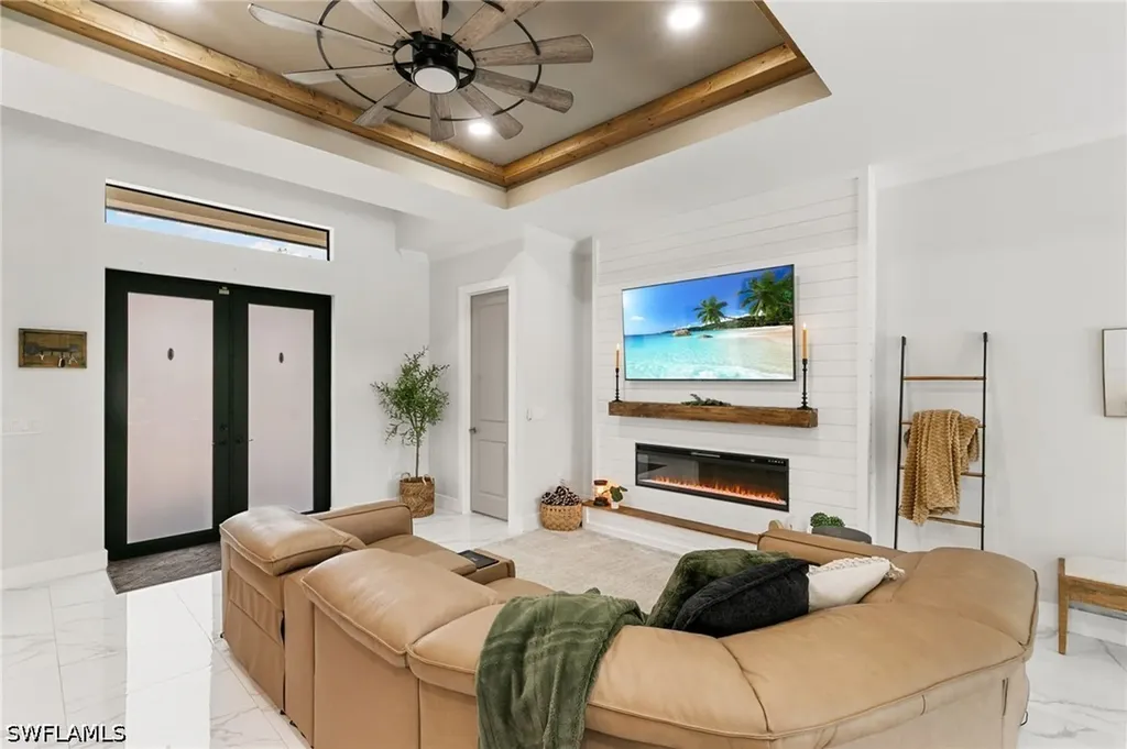 4473 Golden Gate Boulevard E Naples FL 34120