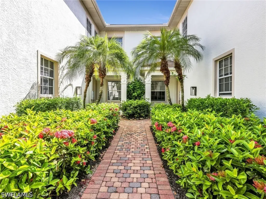 4758 Stratford Court Naples FL 34105