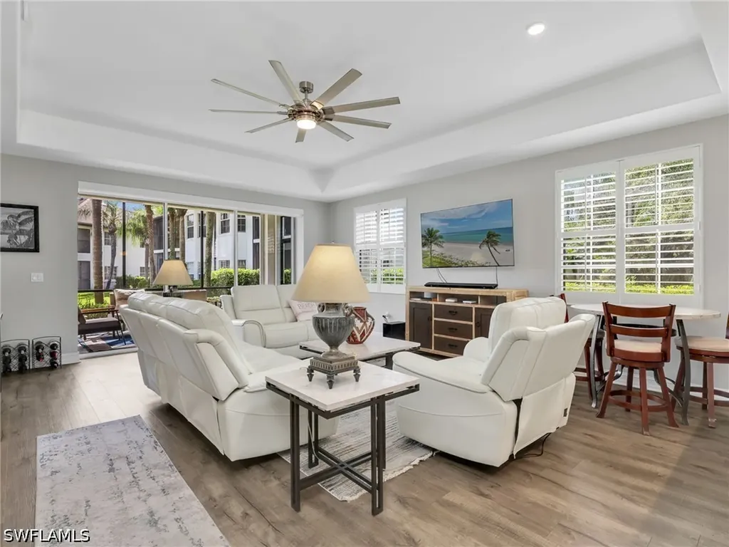 4758 Stratford Court Naples FL 34105