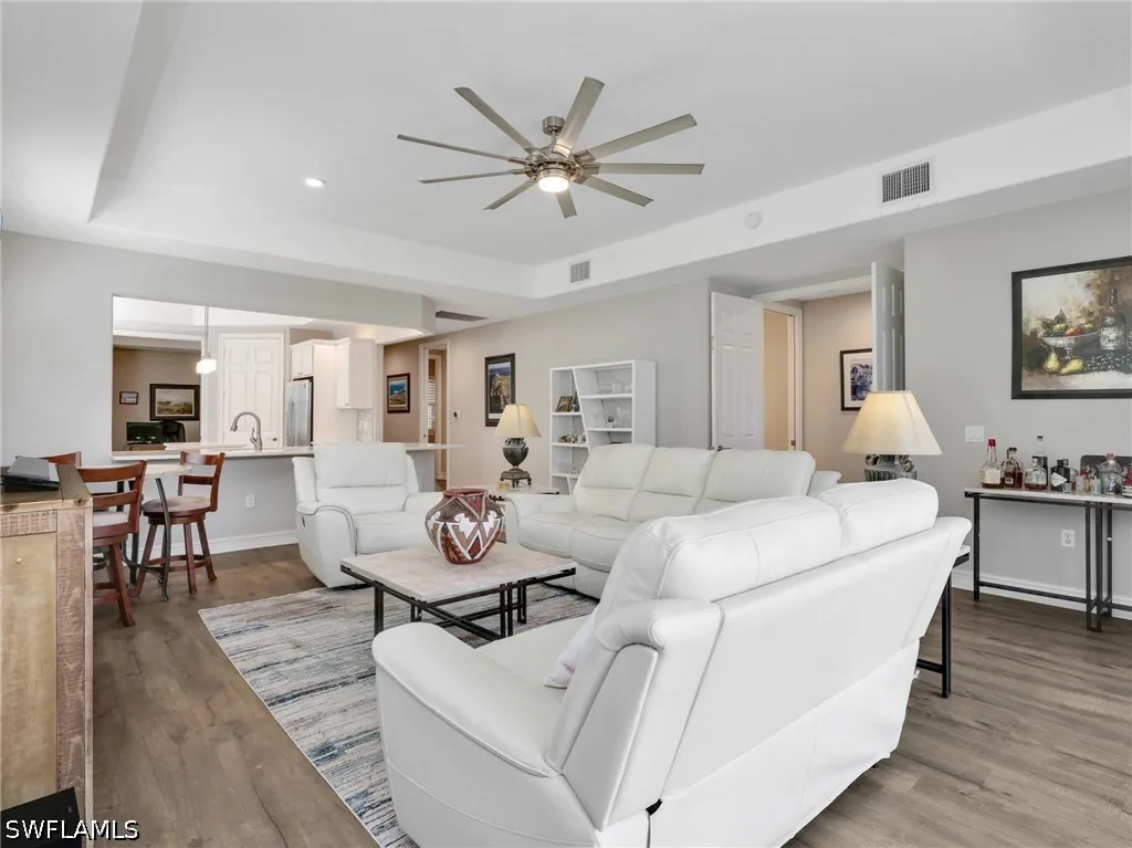 4758 Stratford Court Naples FL 34105