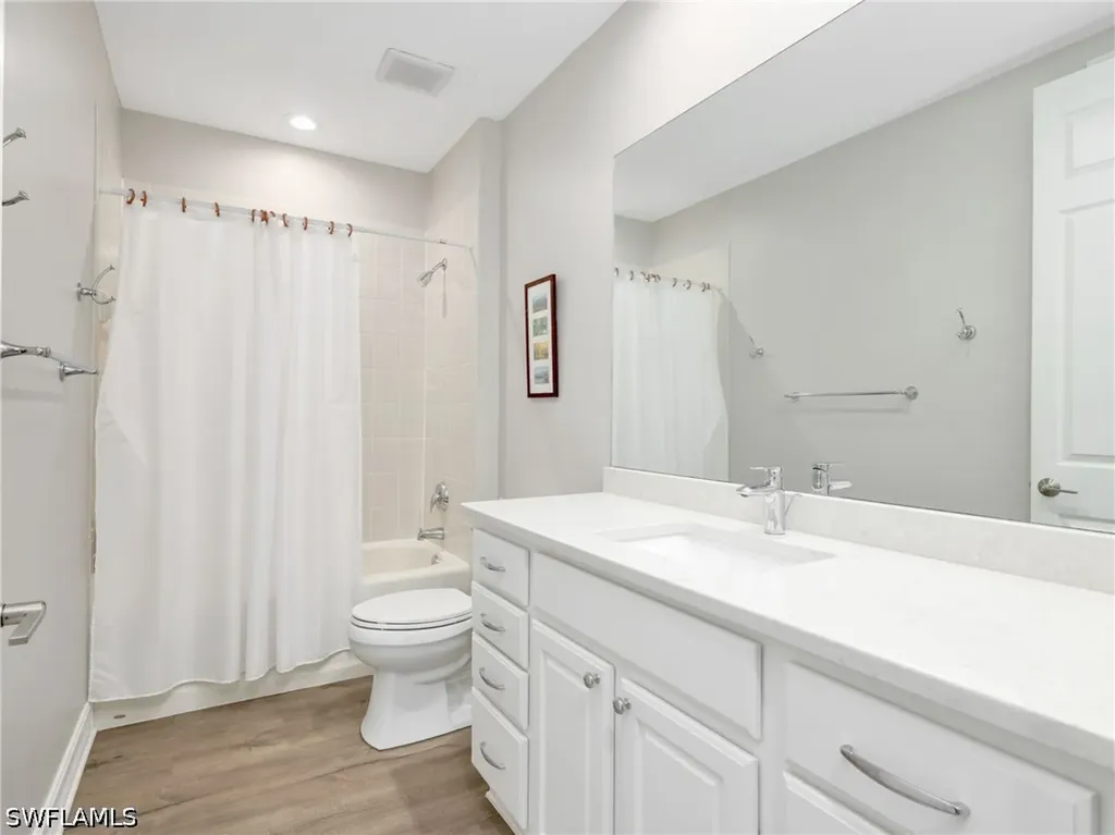 4758 Stratford Court Naples FL 34105