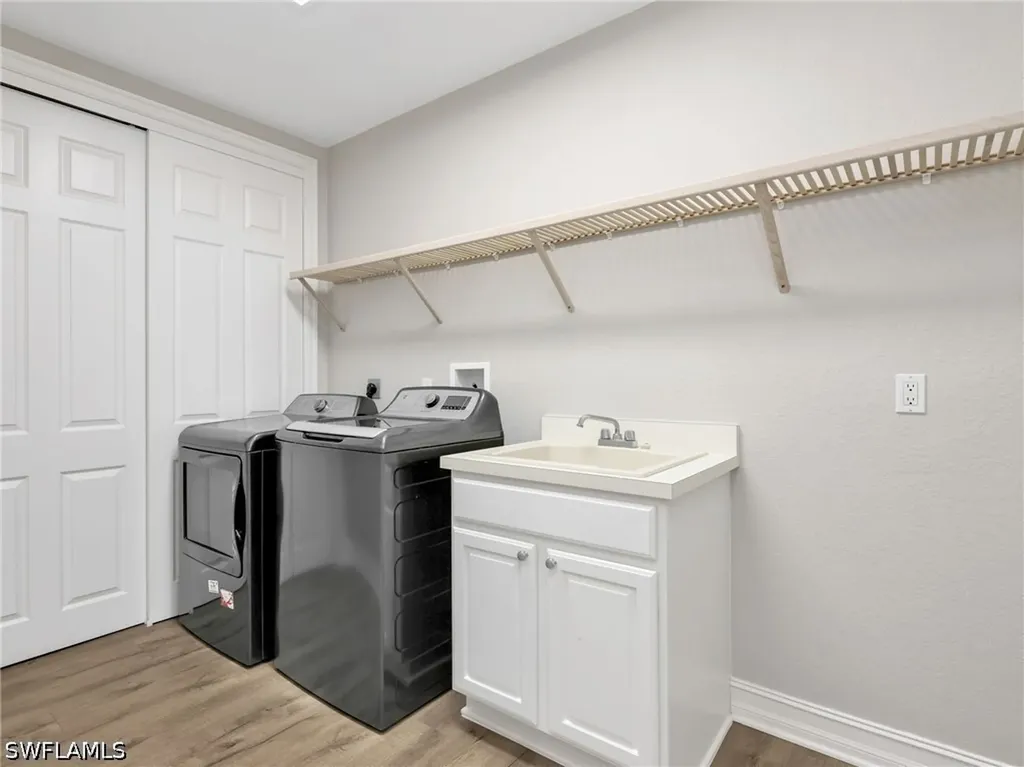 4758 Stratford Court Naples FL 34105