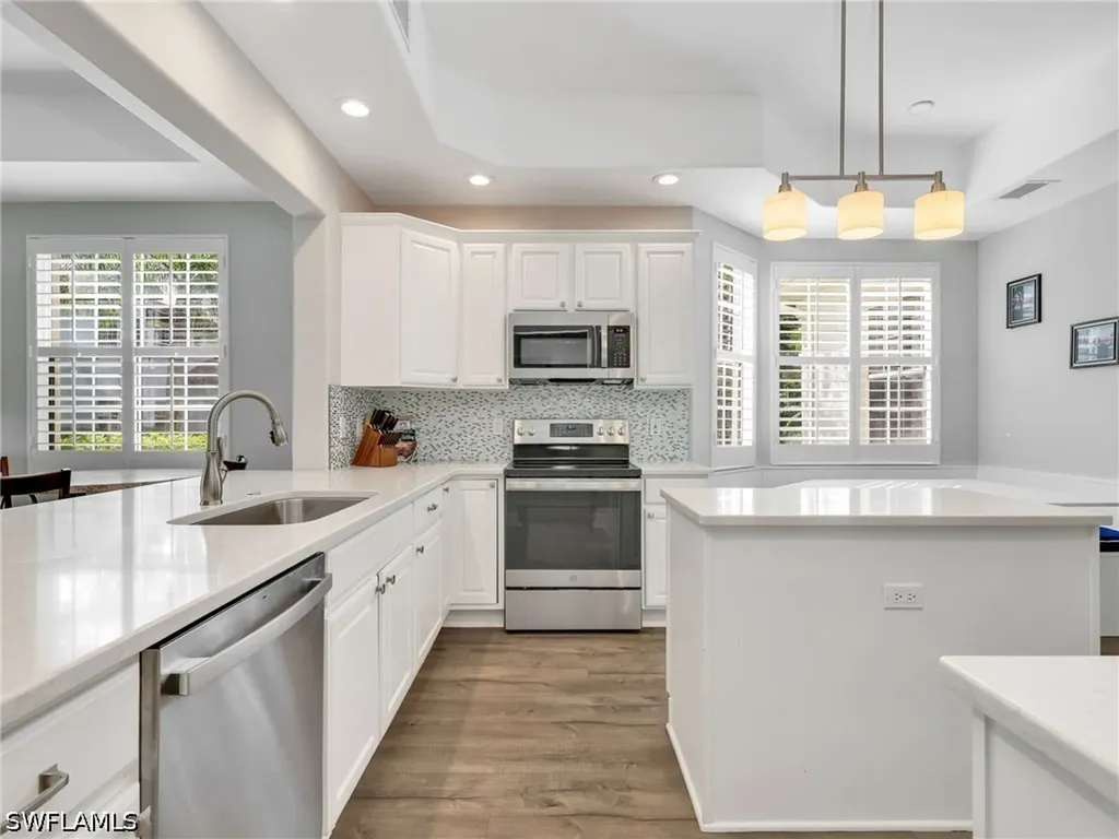 4758 Stratford Court Naples FL 34105