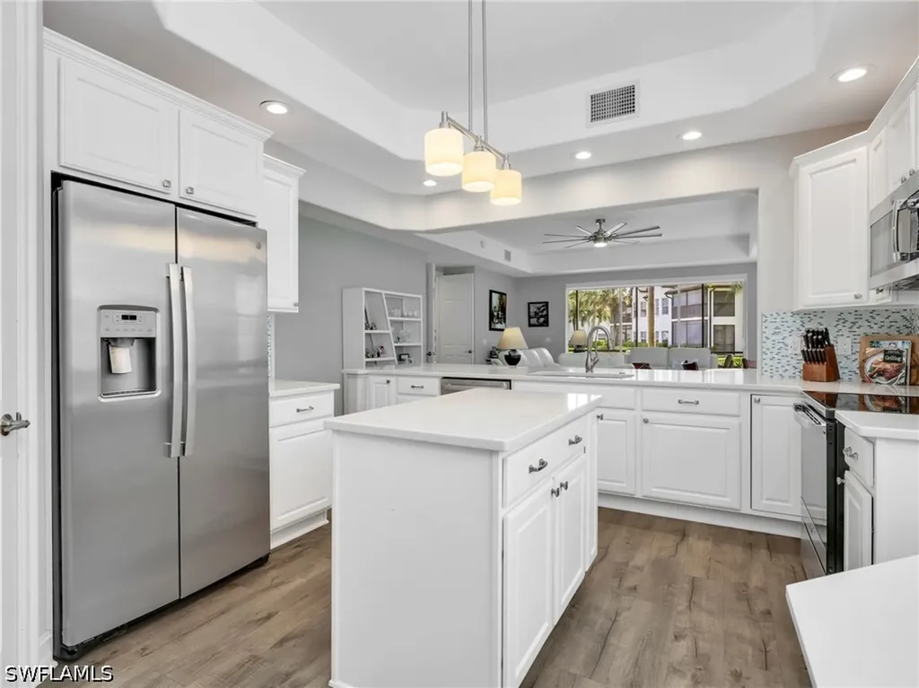 4758 Stratford Court Naples FL 34105
