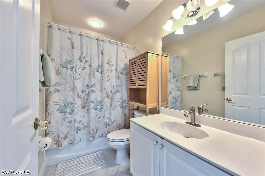 1100 Diamond Circle Naples FL 34110