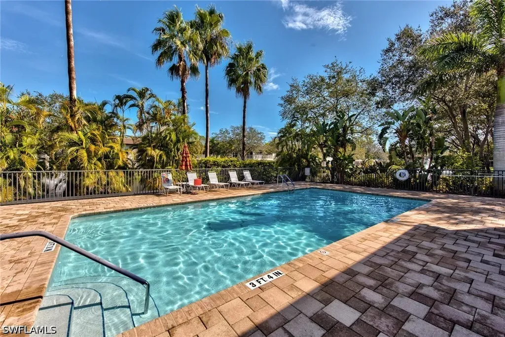 1100 Diamond Circle Naples FL 34110