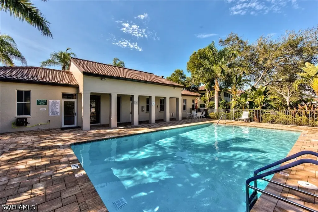 1100 Diamond Circle Naples FL 34110